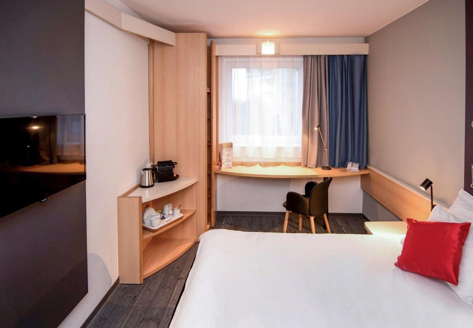Ibis Poznan Stare Miasto Екстериор снимка