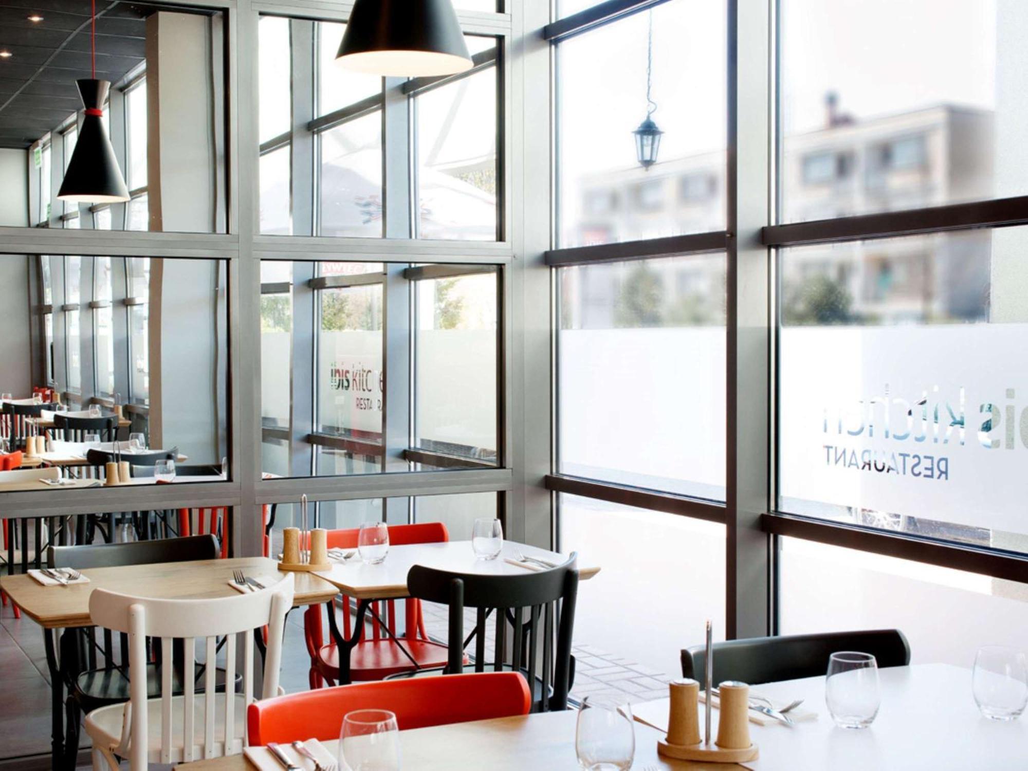 Ibis Poznan Stare Miasto Екстериор снимка