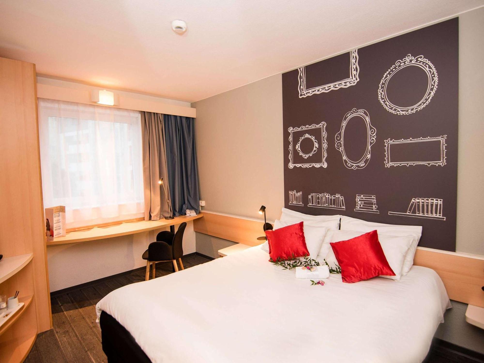 Ibis Poznan Stare Miasto Екстериор снимка
