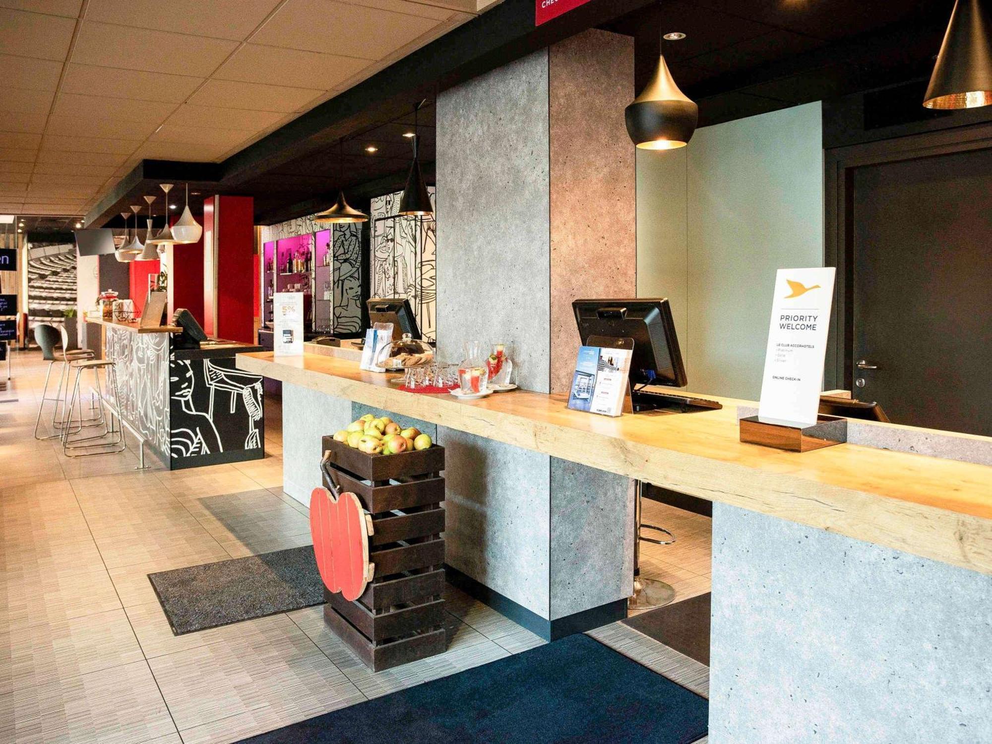Ibis Poznan Stare Miasto Екстериор снимка