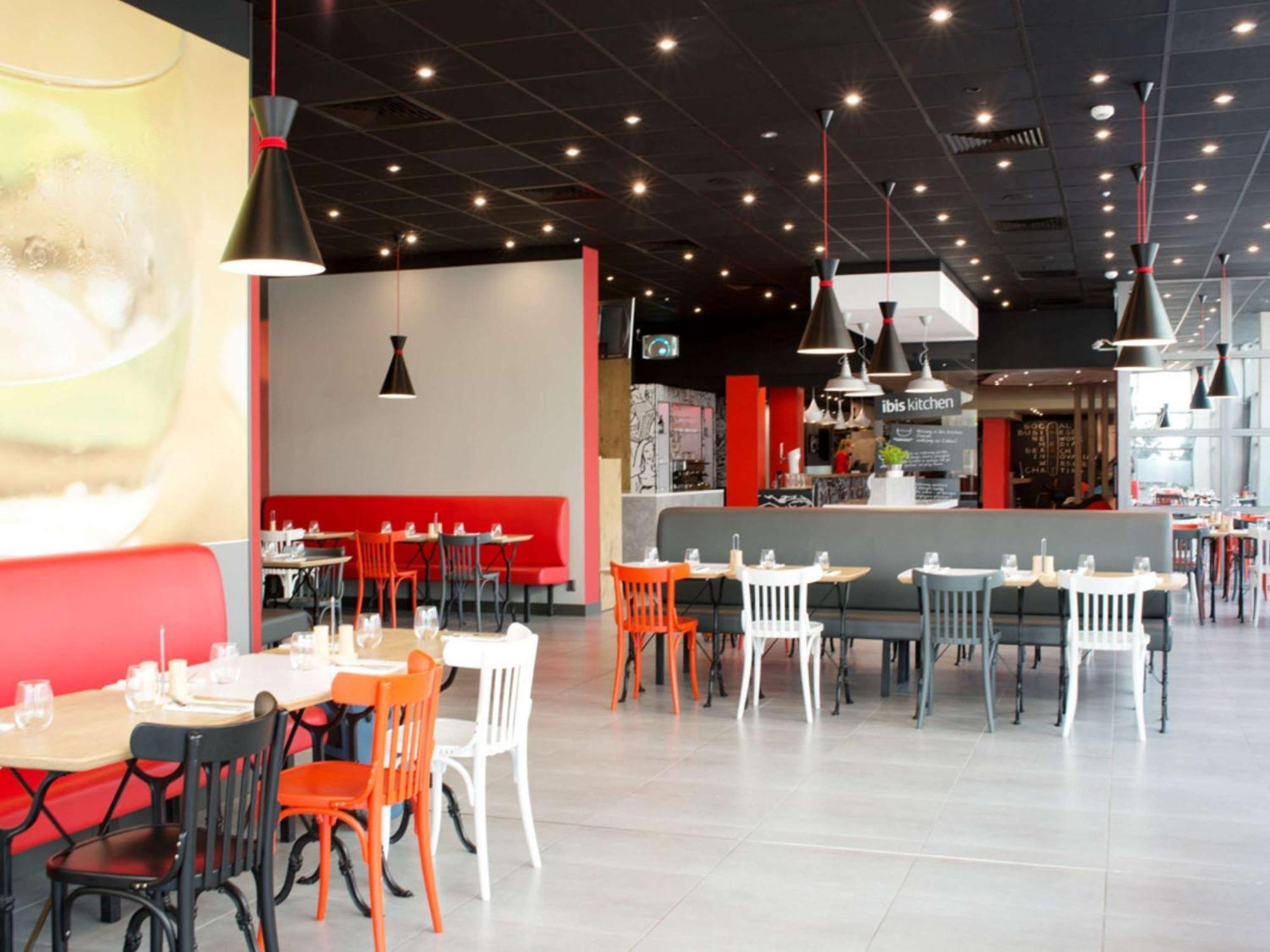 Ibis Poznan Stare Miasto Екстериор снимка